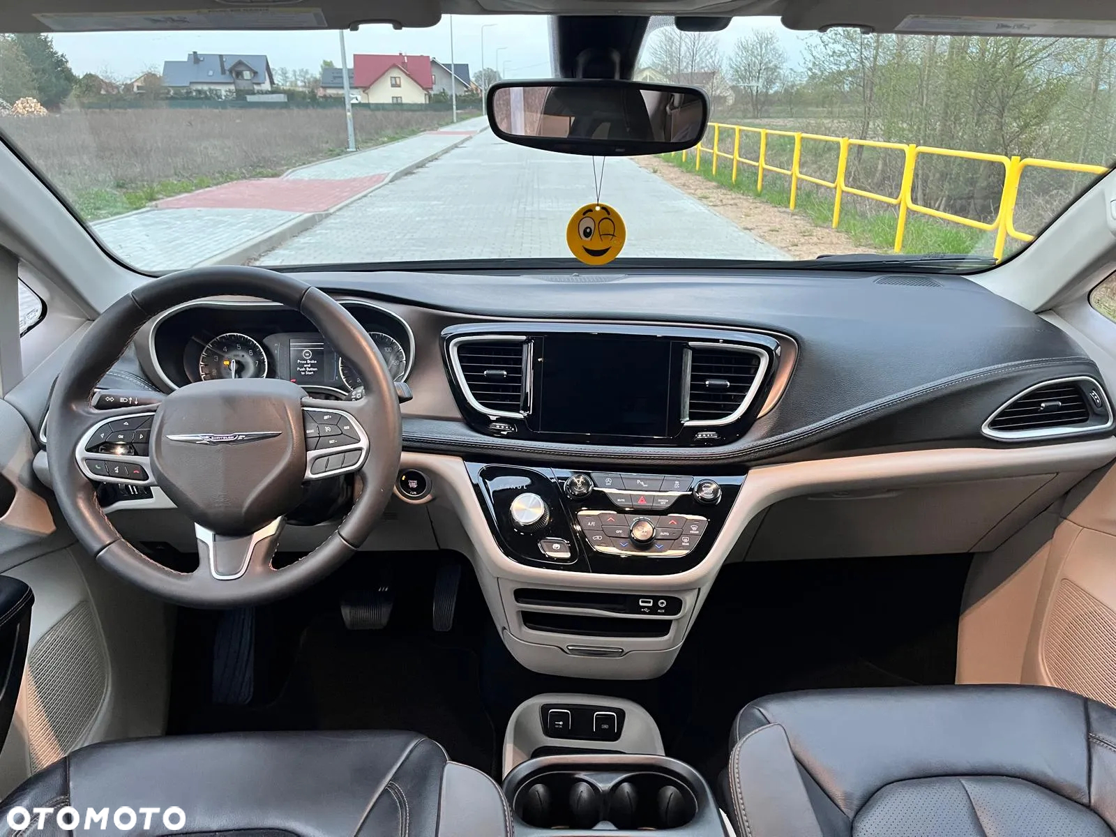 Chrysler Pacifica - 20