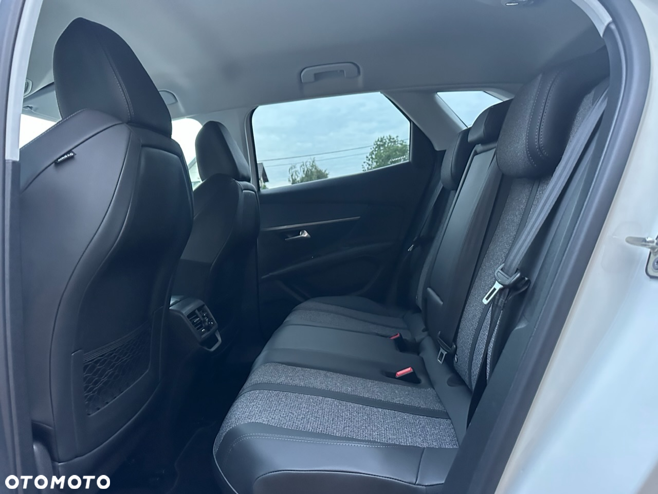 Peugeot 3008 BlueHDi 130 Stop & Start EAT8 GT - 11