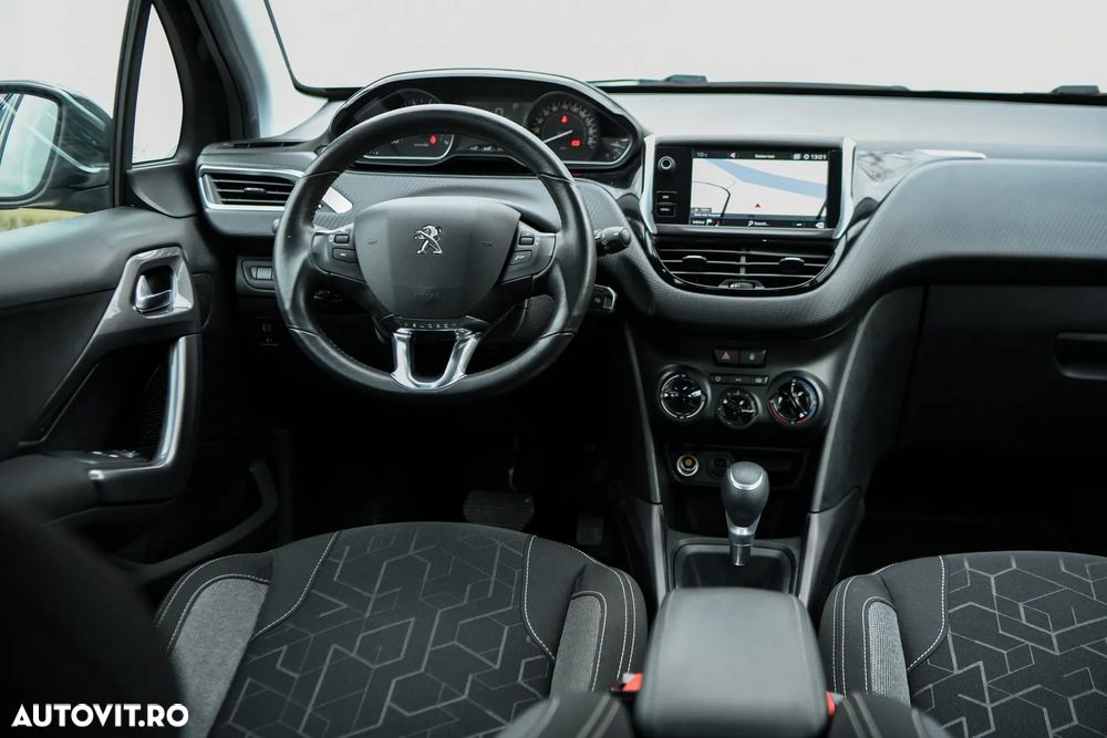 Peugeot 2008 1.2 PureTech Turbo EAT6 S&S Active - 8