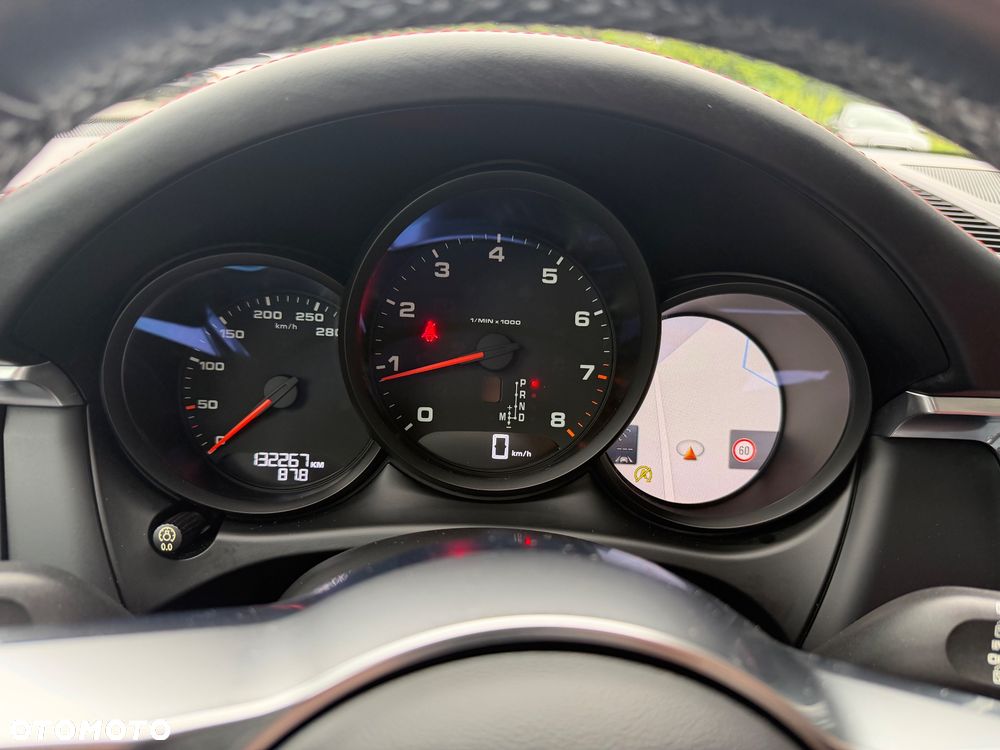 Porsche Macan - 16