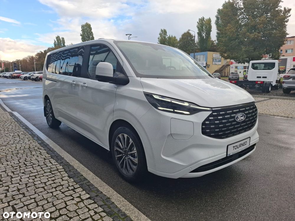 Ford Tourneo Custom 2026 photo 3