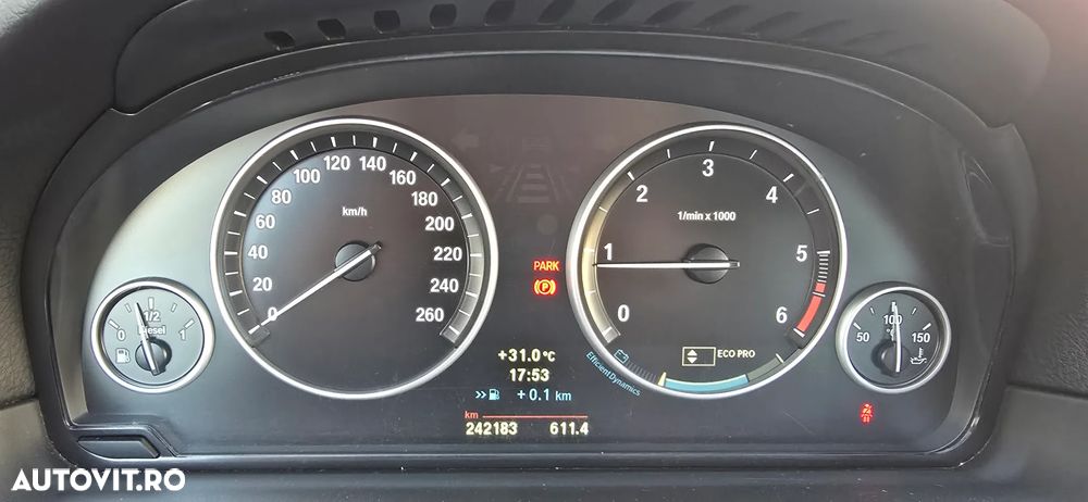 BMW Seria 5 520d Luxury Line - 23