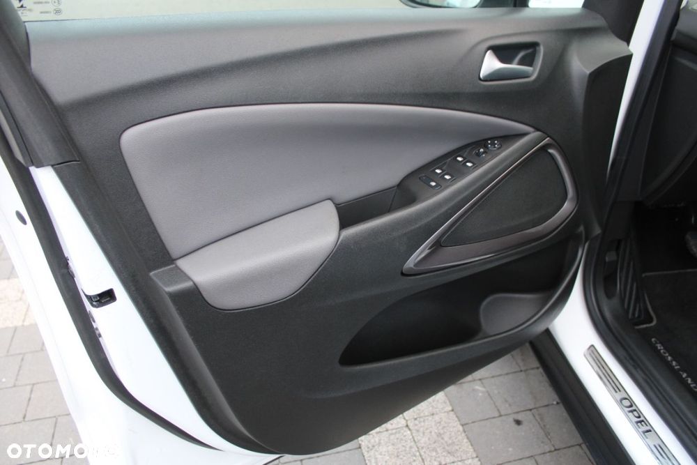 Opel Crossland X - 24