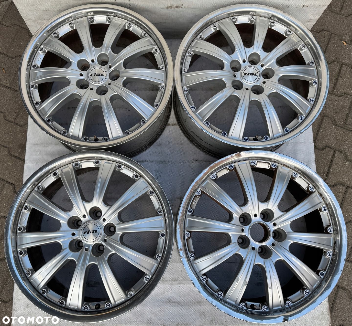 Felgi Rial Volkswagen T5 T6 Amarok 5x120 9J 20cali ET45 764 - 1
