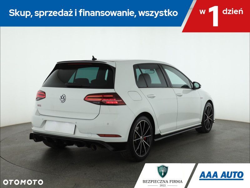 Volkswagen Golf - 7