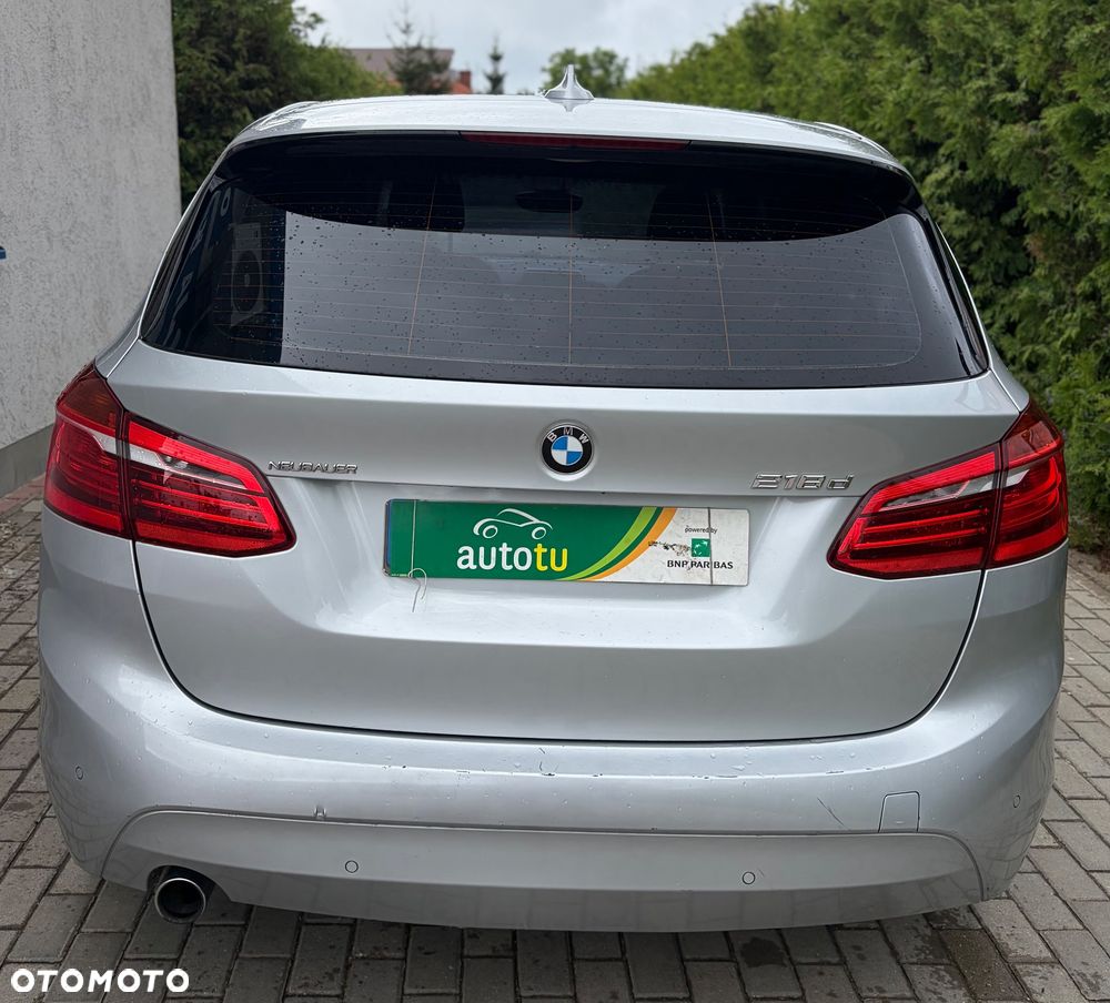 BMW Seria 2 218d - 10