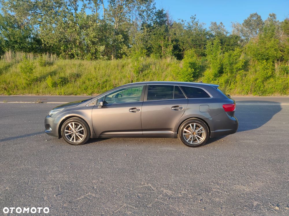 Toyota Avensis 2.0 D-4D Premium - 14