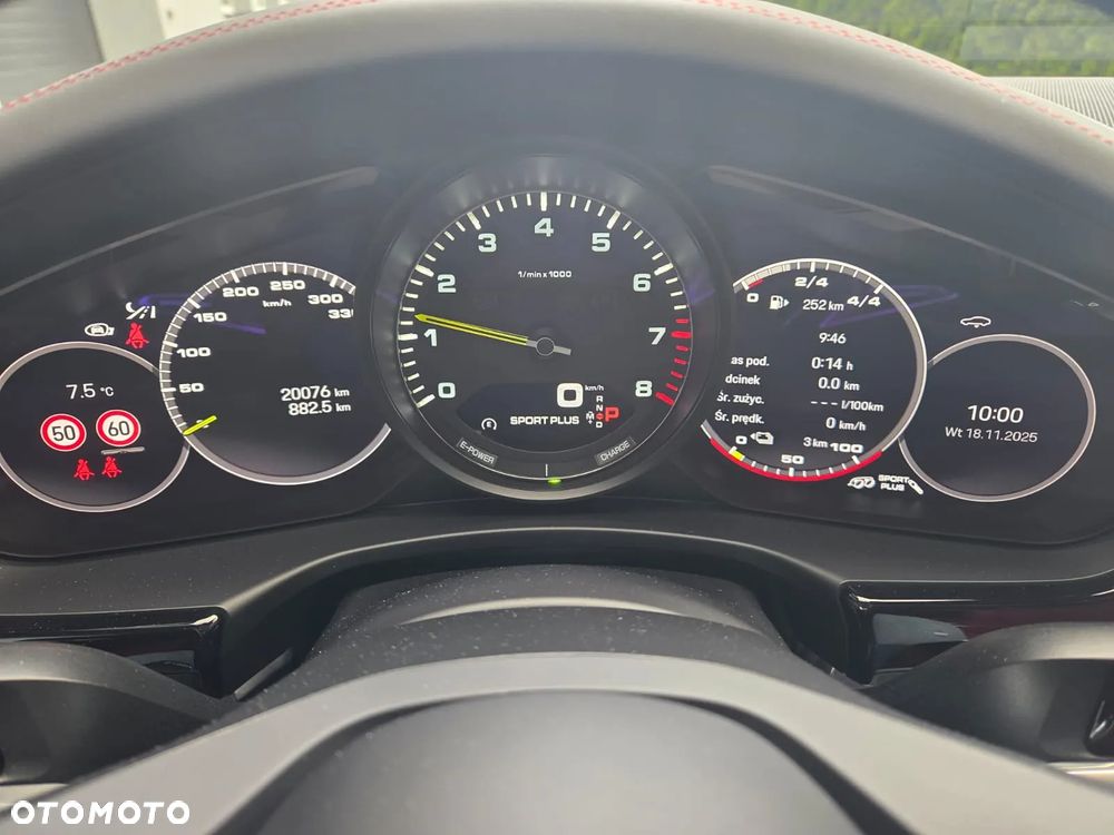 Porsche Panamera - 16