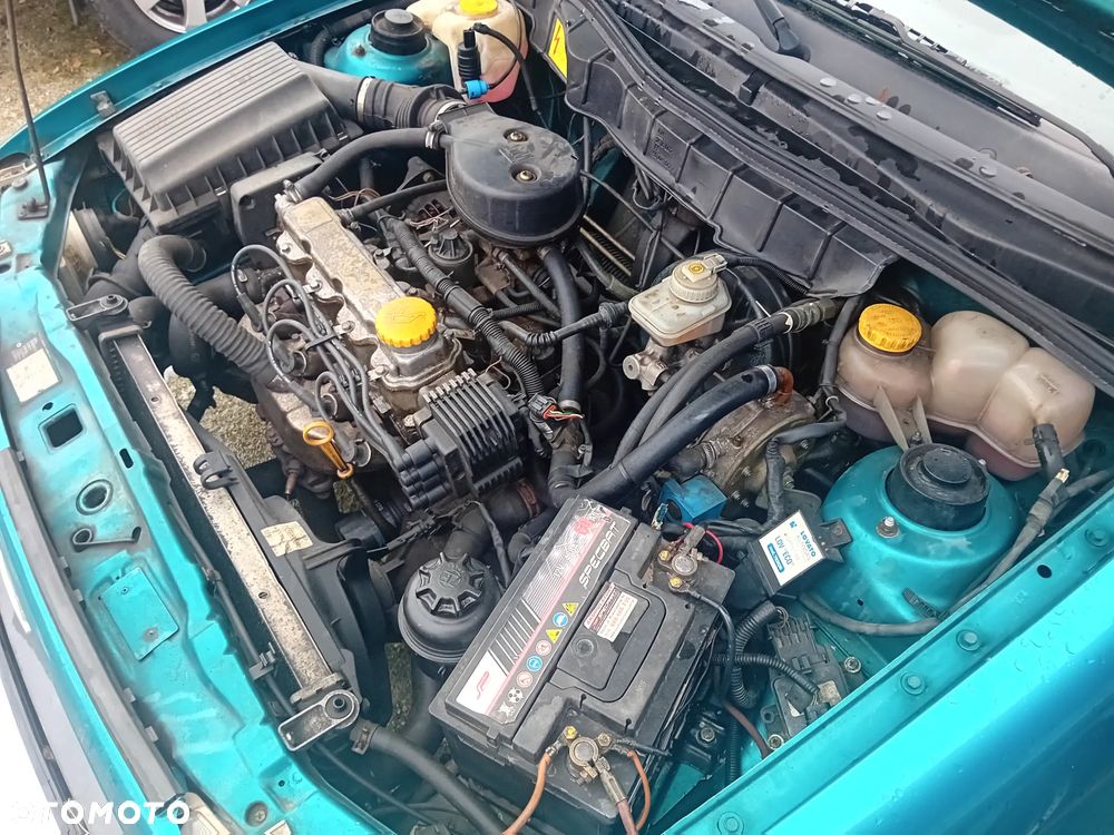 Opel Astra 1.6 GLS - 7