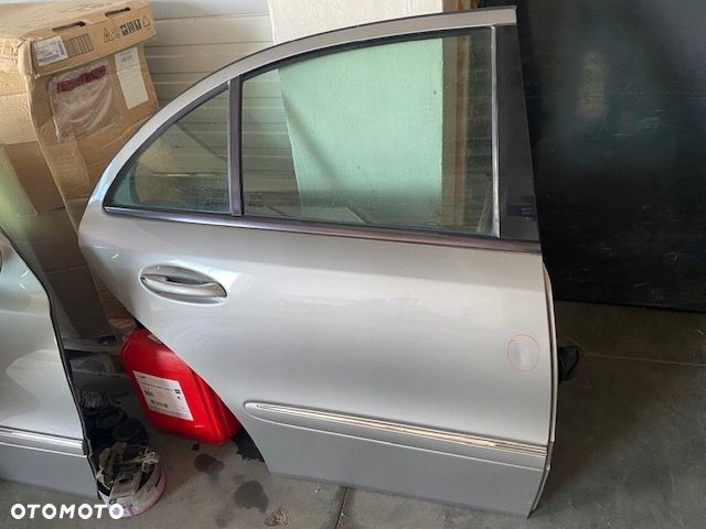 MERCEDES W211 211 drzwi tylne tył prawe 723 C723 - 2
