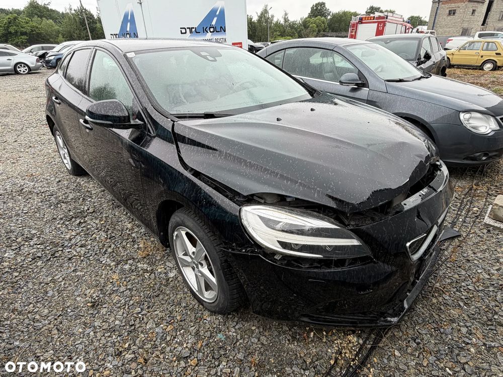 Volvo V40 T2 Momentum - 15