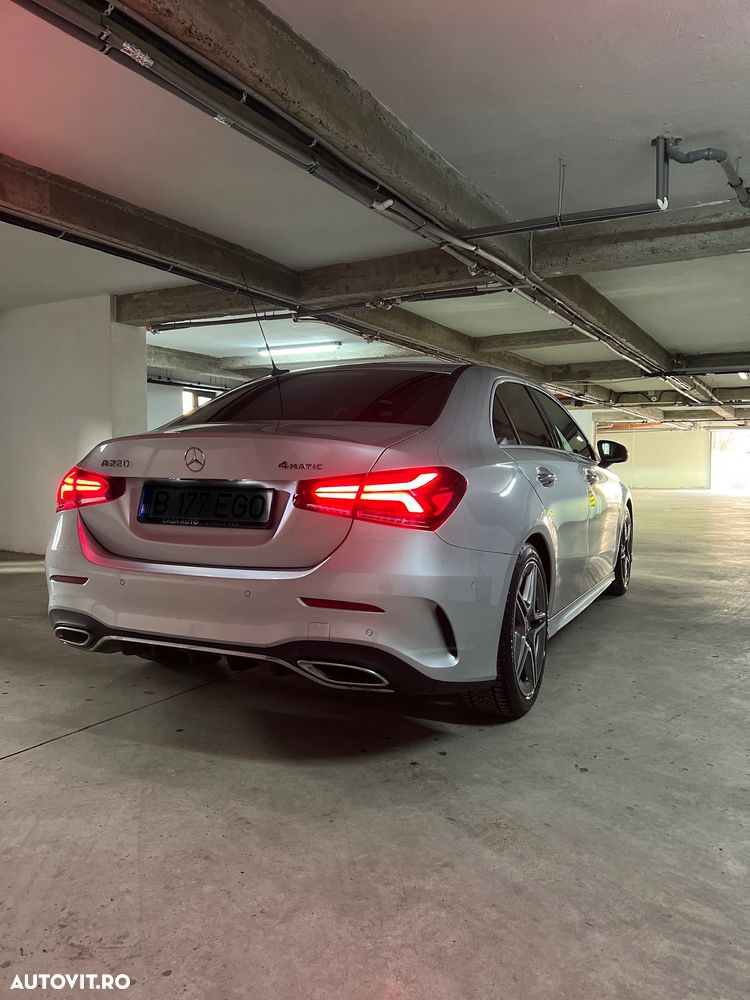 Mercedes-Benz A 220 4MATIC Sedan Aut. - 2