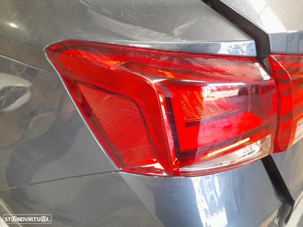 Farolim esquerdo SEAT Arona (KJ7) - 2