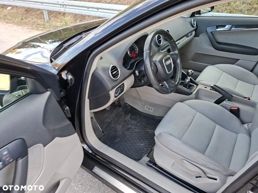 Audi A3 Sportback - 3