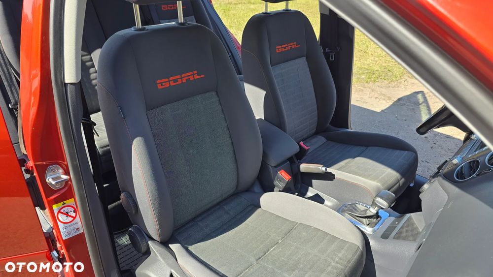 Volkswagen Golf Plus 1.9 TDI DSG Goal - 24