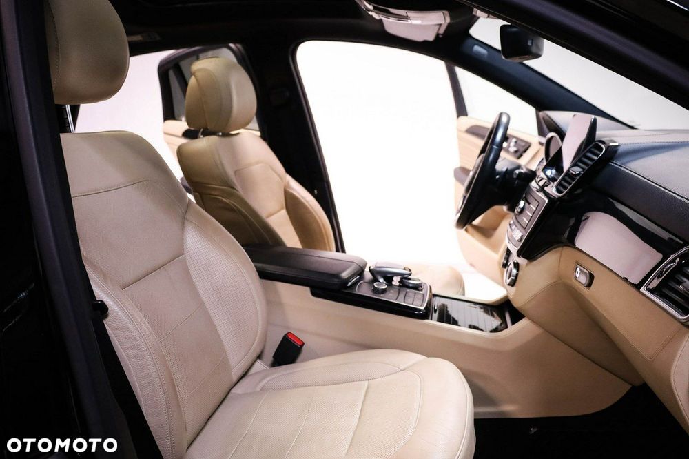 Mercedes-Benz GLE - 25