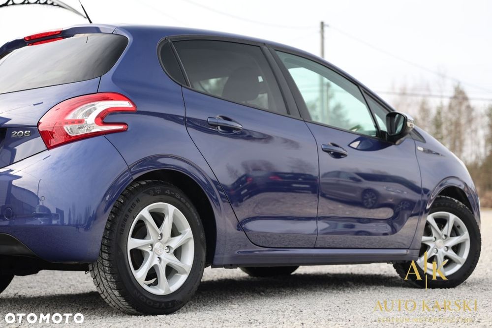 Peugeot 208 - 12