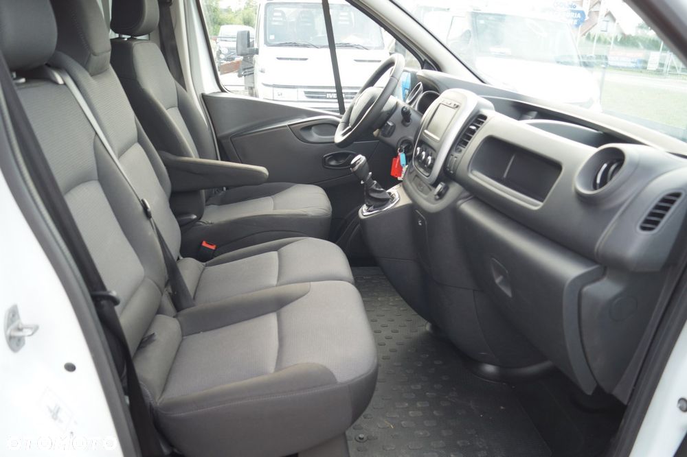 Renault Trafic - 22