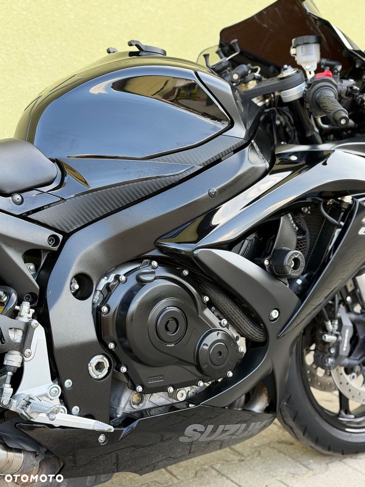 Suzuki GSX-R - 15