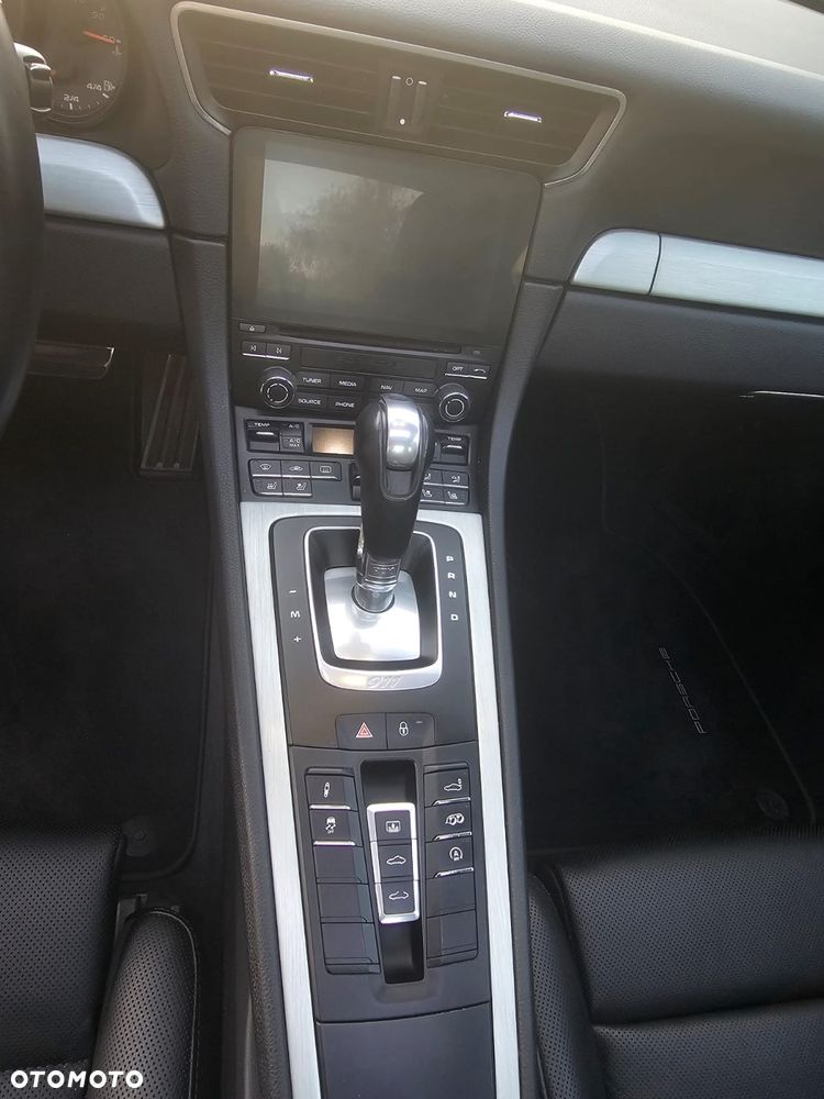 Porsche 911 Carrera 4S PDK - 12