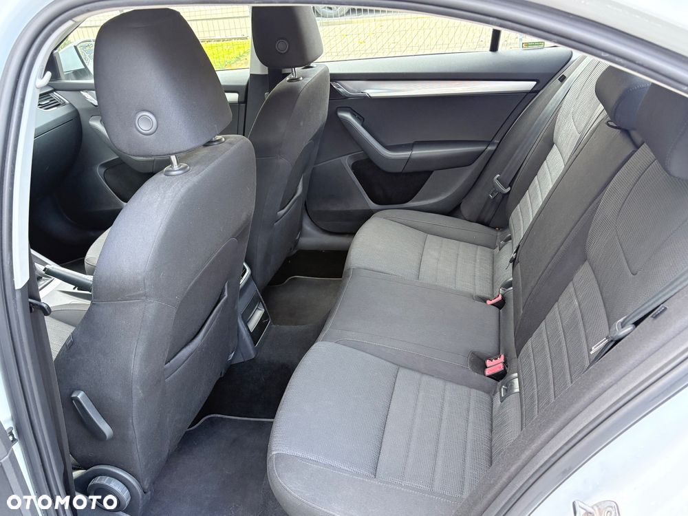 Skoda Octavia 1.4 TSI Elegance - 8