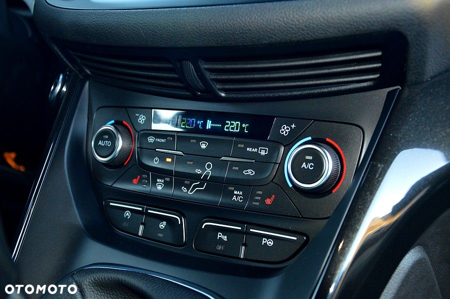 Ford Kuga 1.5 EcoBoost 2x4 Black & Silver - 34