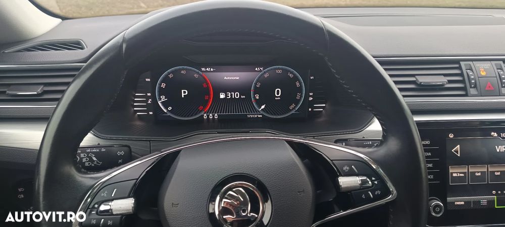 Skoda Superb 2.0 TDI DSG Selection - 12