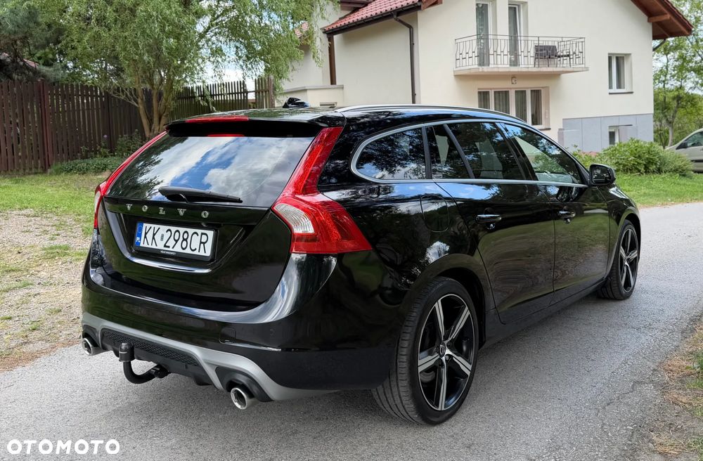 Volvo V60 D4 Geartronic R-Design - 8