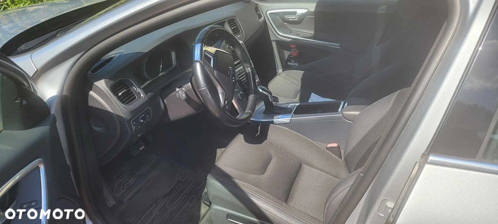 Volvo S60 D4 Drive-E Momentum - 4