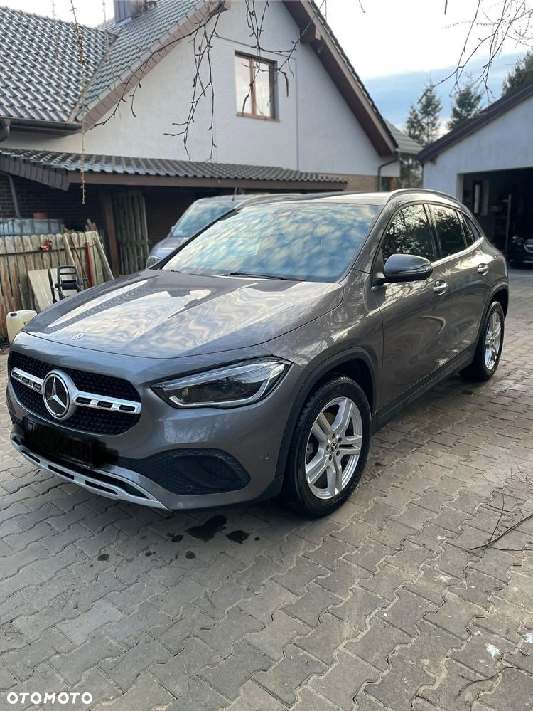 Mercedes-Benz GLA 200 Business Edition - 1