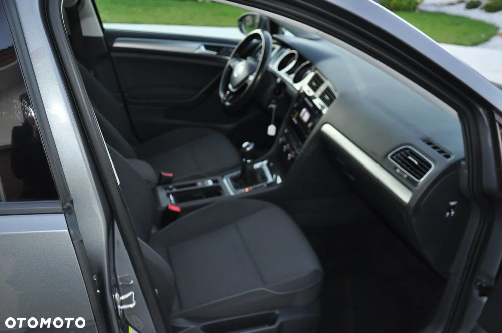 Volkswagen Golf - 13