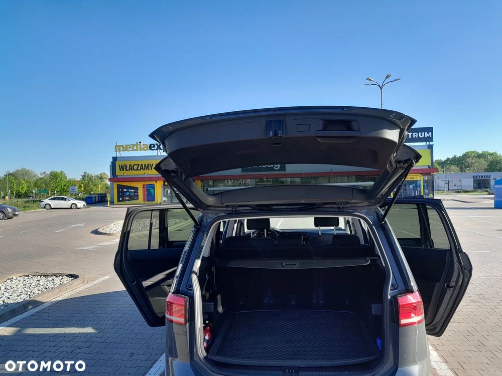 Volkswagen Touran 2.0 TDI BMT SCR Comfortline - 9