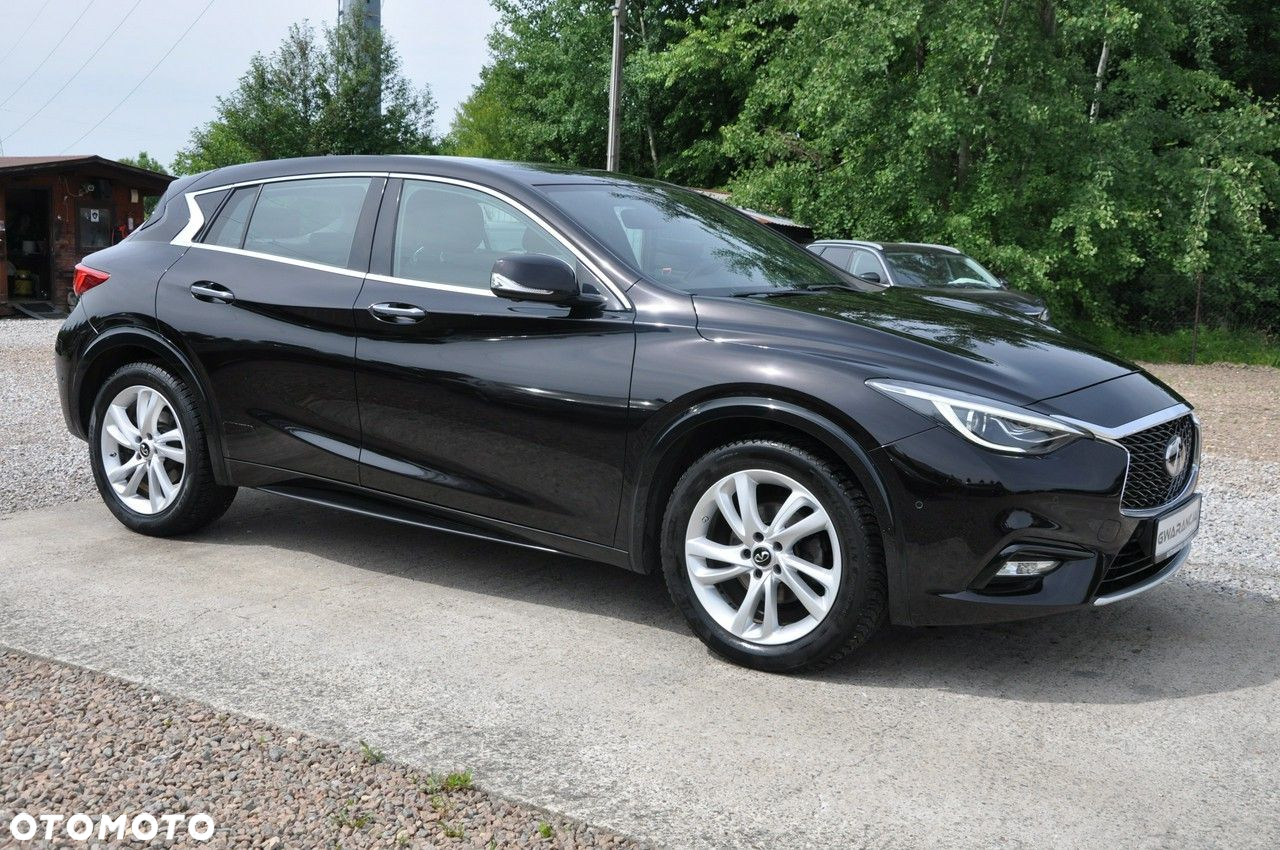 Infiniti Q30 1.6t DCT Premium Tech - 2
