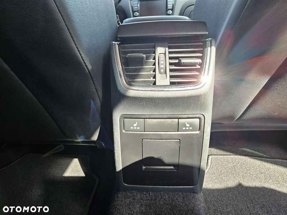 Skoda Octavia 2.0 TDI 4x4 DSG Scout - 32