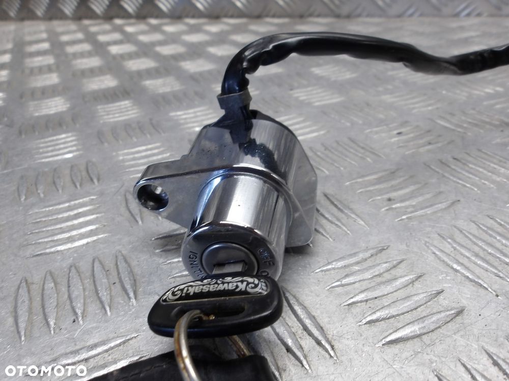 Stacyjka zapłonu z kluczykiem KAWASAKI VN 1500 VULCAN NOMAD 2001-2004  PN: 27005-1256 - 3