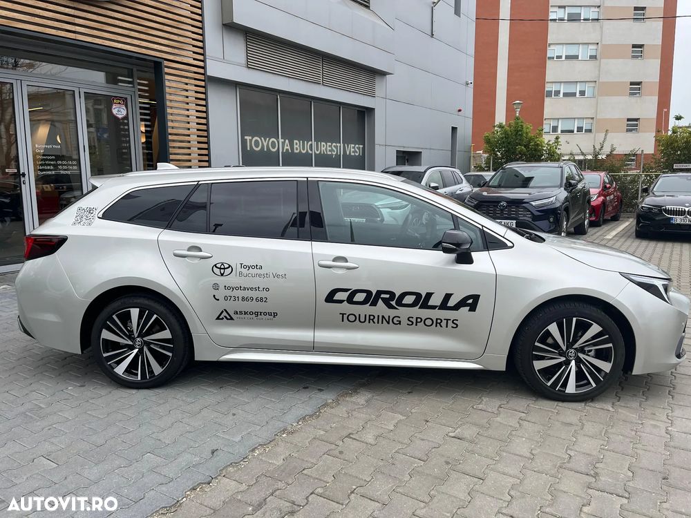Toyota Corolla TS 1.8 HSD Dynamic - 9