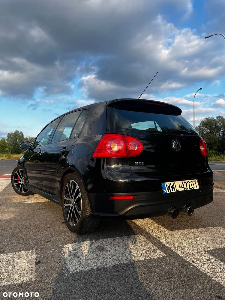Volkswagen Golf - 6