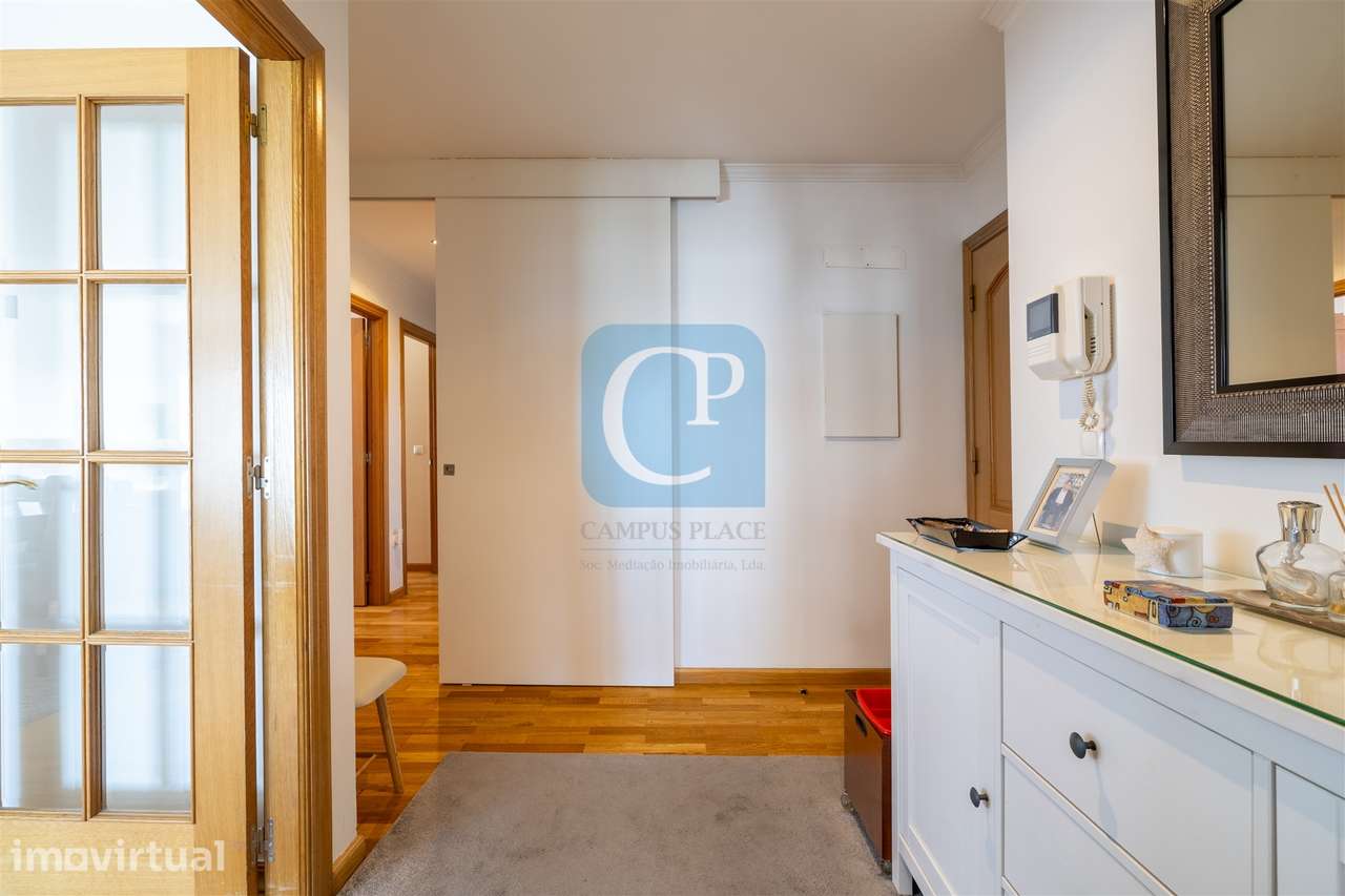 Apartamento T3 no Empreendimento Orfeão do Porto na Boavista - Grande imagem: 3/37