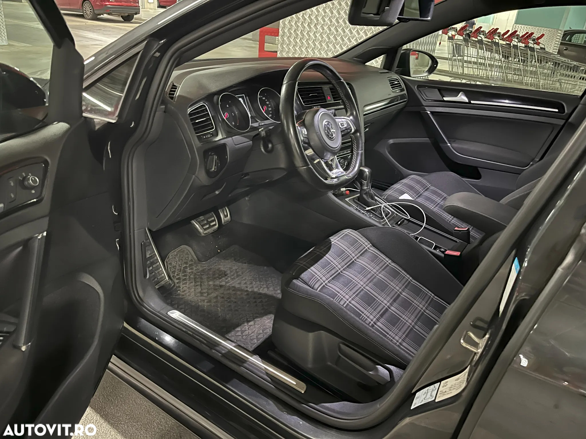 Volkswagen Golf 2.0 TDI DSG GTD - 12