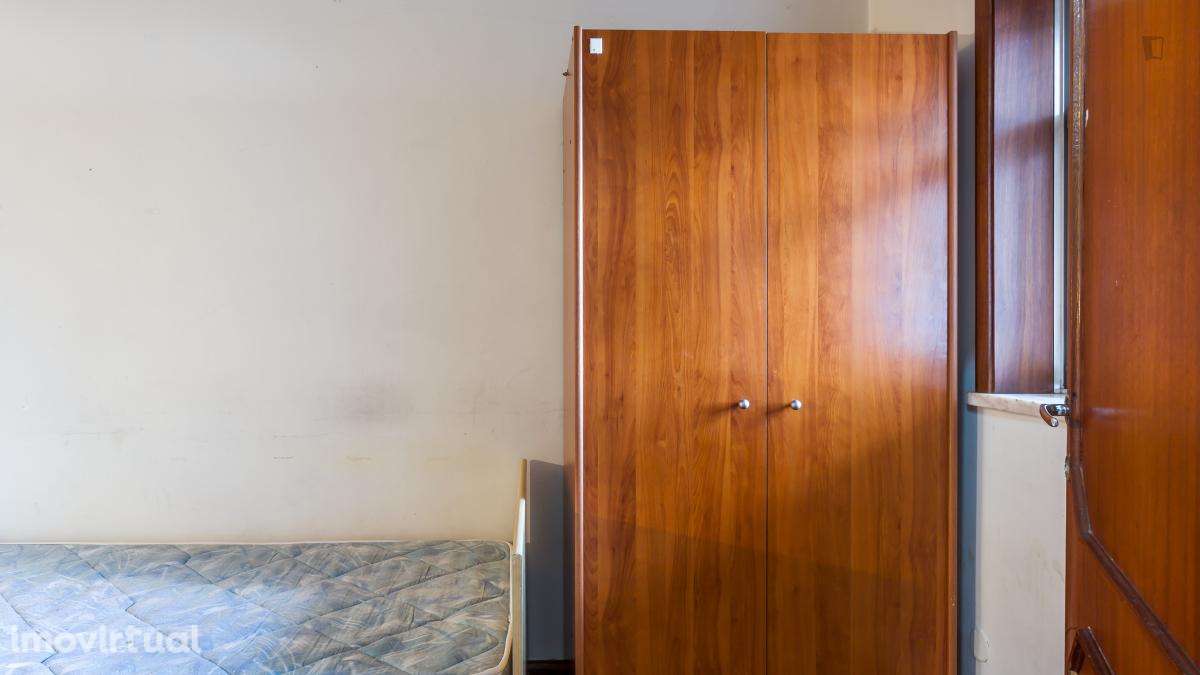 Quarto - localizado em Ramalde Porto - Grande imagem: 2/34