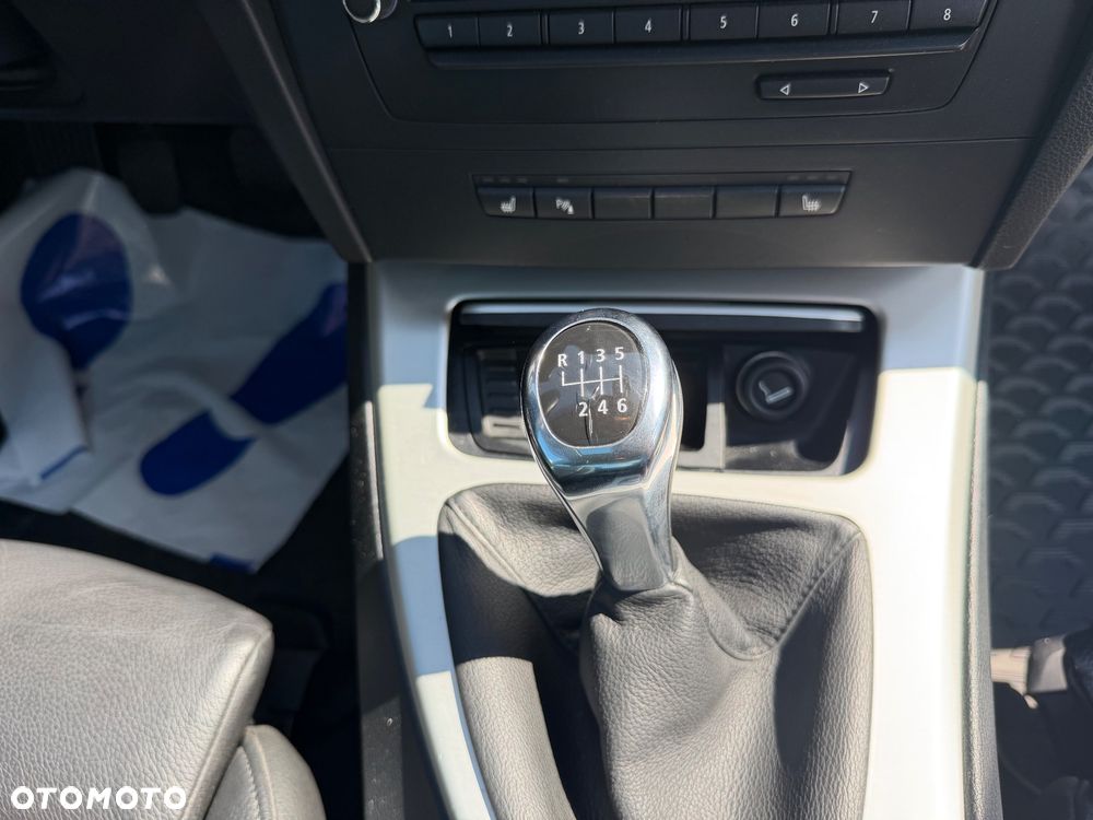 BMW Seria 3 325i Edition Exclusive - 21