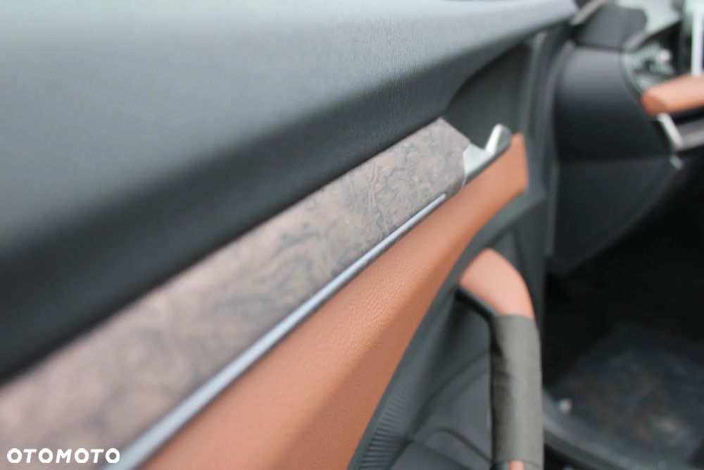 Skoda Superb 2.0 TDI SCR 4x4 L&K DSG - 14