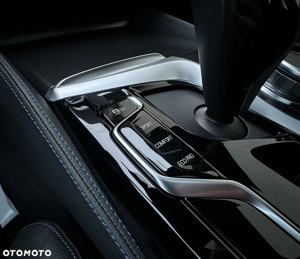 BMW Seria 5 530d xDrive M Sport Edition - 29