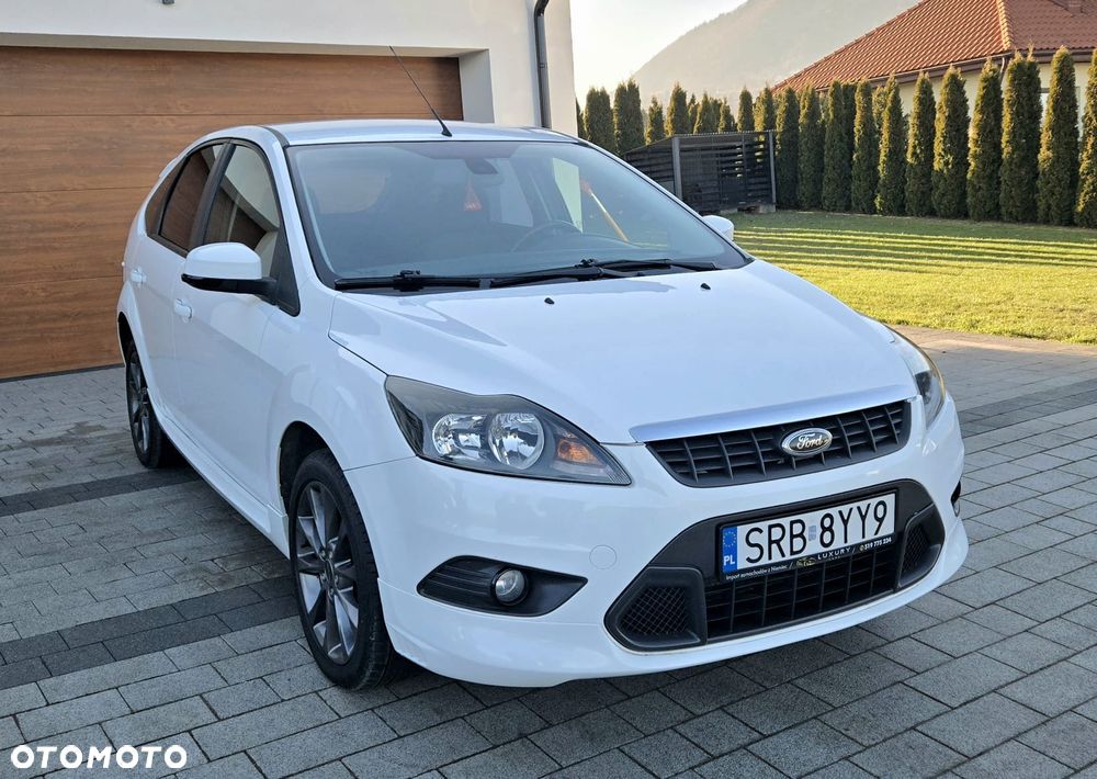 Ford Focus 2.0 16V Ghia - 11