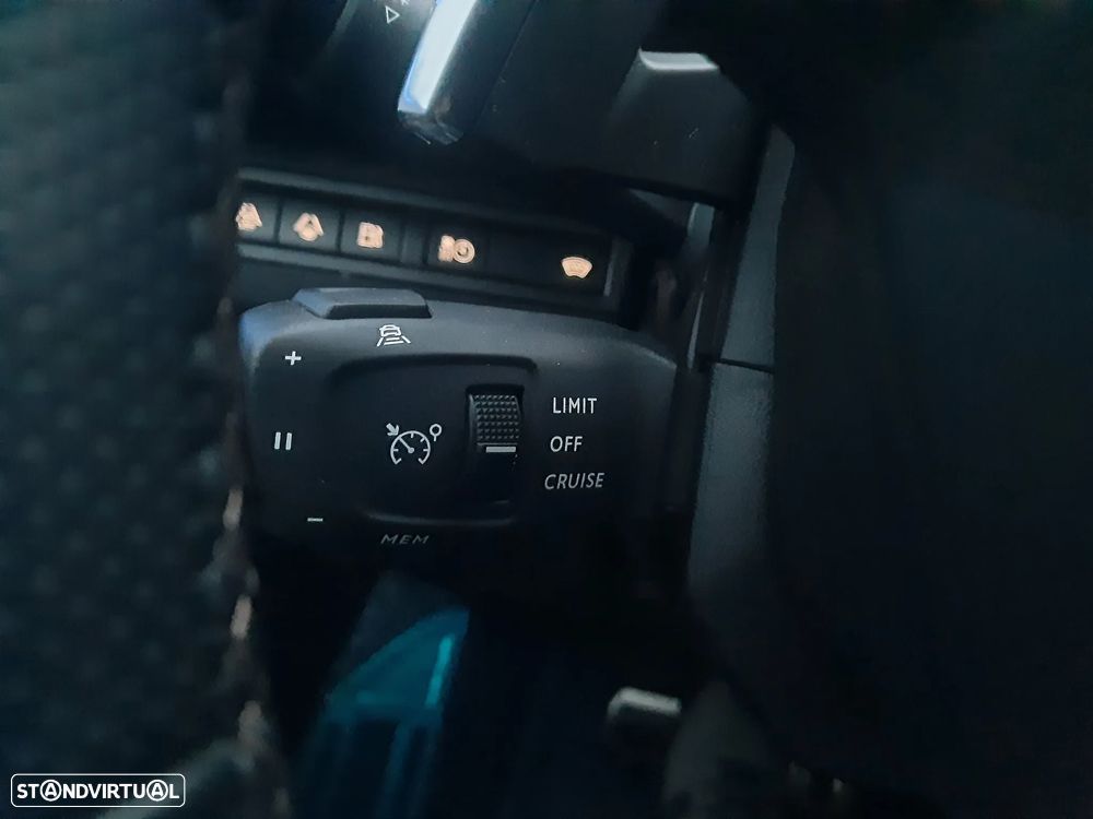 Peugeot 3008 1.6 Hybrid4 GT e-EAT8 - 51