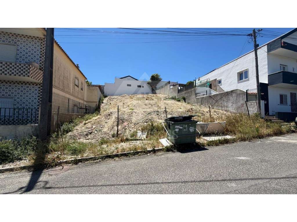 Terreno urbano com 366m2, em Vialonga - Grande imagem: 3/5