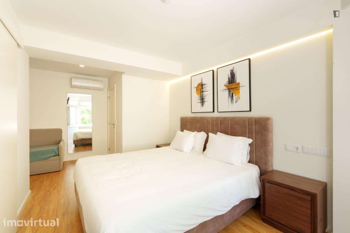 Apartamento com 4 quartos - localizado em Cedofeita Porto - Grande imagem: 2/57