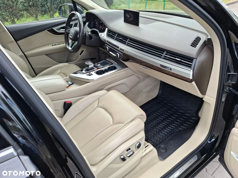 Audi Q7 - 24