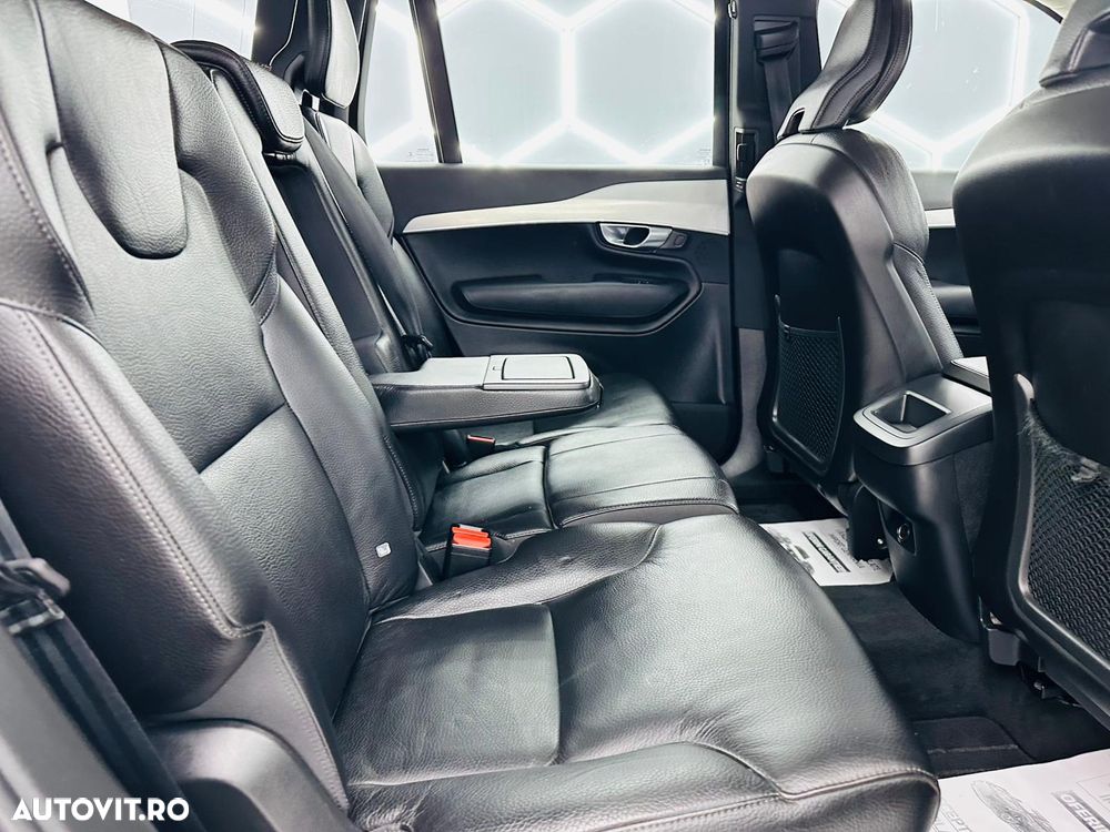 Volvo XC 90 D5 AWD Geartronic Momentum - 8