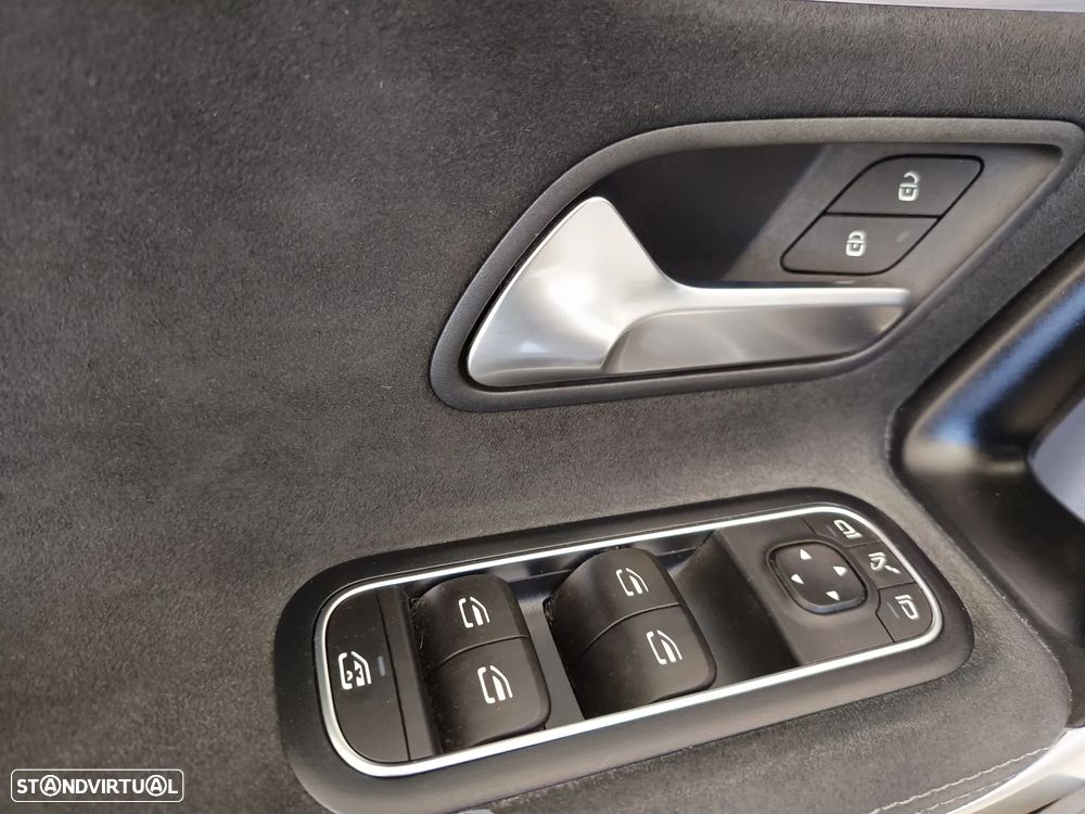Mercedes-Benz A 250 Limousine e AMG Line - 32